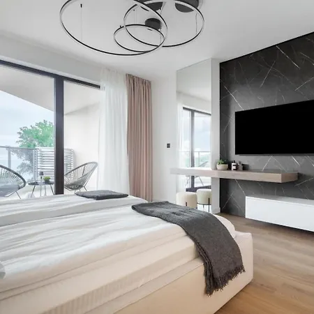 Stylish 1br With Balcony & Parking I Skyline By Flat Mаnаger Apartment