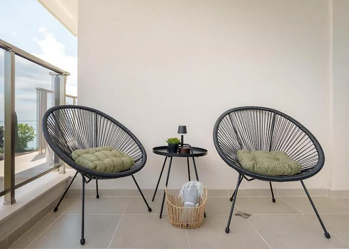 아파트 Stylish 1br With Balcony & Parking I Skyline By Flat Mаnаger 바르나
