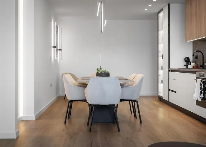 Stylish 1br With Balcony & Parking I Skyline By Flat Mаnаger 아파트 *
