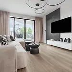 Stylish 1br With Balcony&parking I Skyline By Flat Mаnаger Апартаменты *