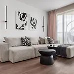 Апартаменты Stylish 1br With Balcony&parking I Skyline By Flat Mаnаger