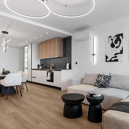 Stylish 1br With Sea View - Pool, & Parking I Skyline By Flat Mаnаger 바르나