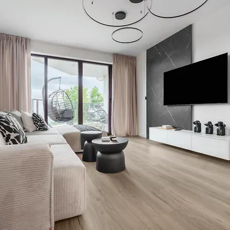 Stylish 1br With Balcony & Parking I Skyline By Flat Mаnаger Apartman *