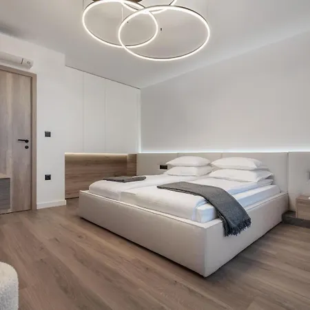 Stylish 1br With Balcony & Parking I Skyline By Flat Mаnаger Apartman *