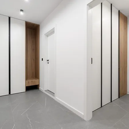 아파트 Stylish 1br With Sea View - Pool, & Parking I Skyline By Flat Mаnаger 바르나