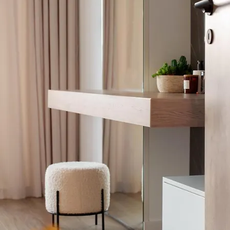 Stylish 1br With Sea View - Pool, & Parking I Skyline By Flat Mаnаger 아파트 바르나
