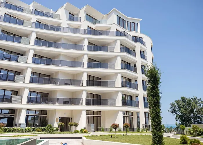 Stylish 1br With Balcony & Parking I Skyline By Flat Mаnаger * Várna